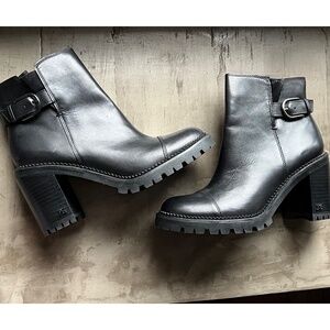 NWOT Sam Edelman Shania leather ankle boot